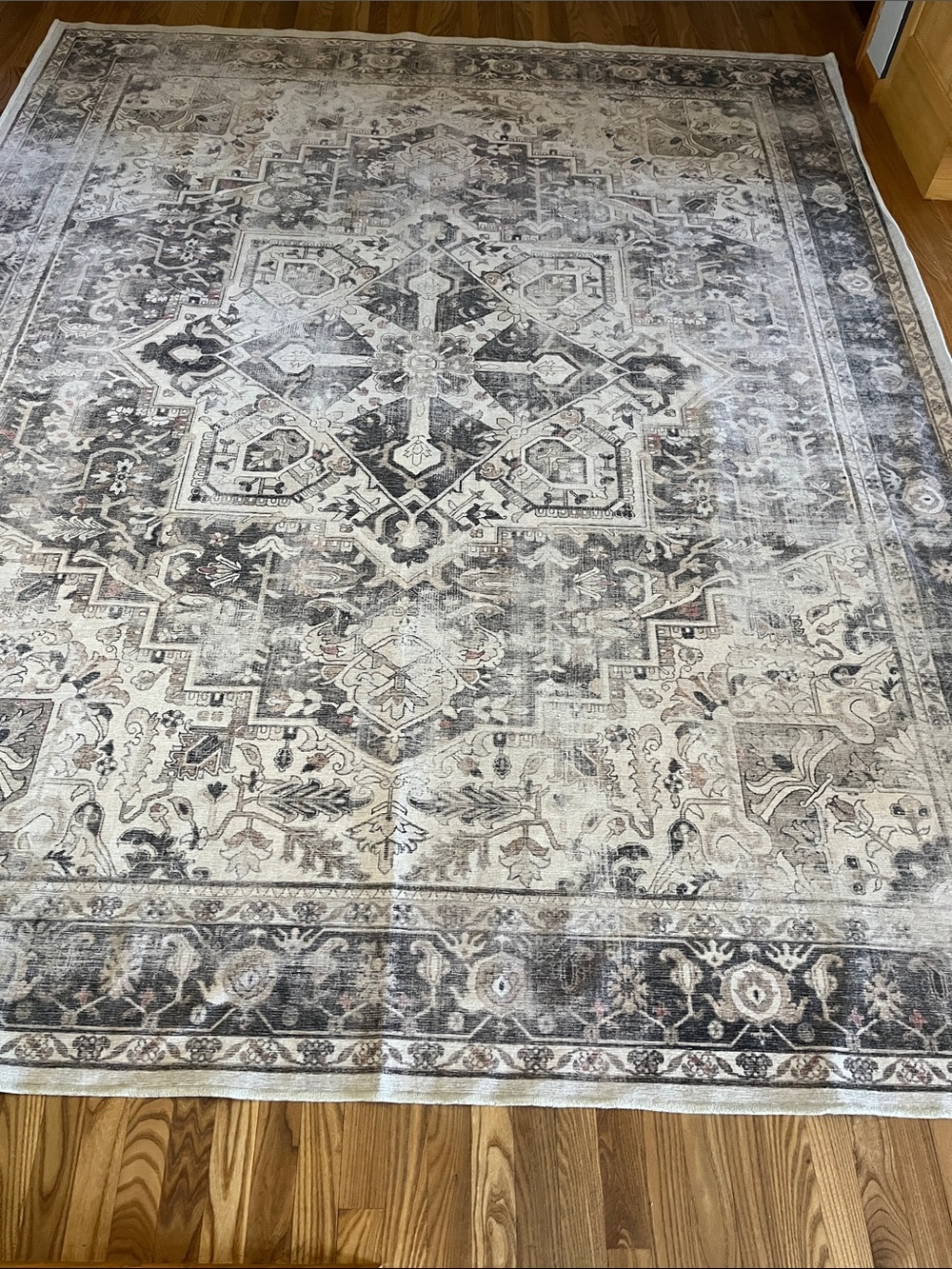 RUGGABLE 8x10 top rug…no pad. Only flaw would be some dog hair. VGUC